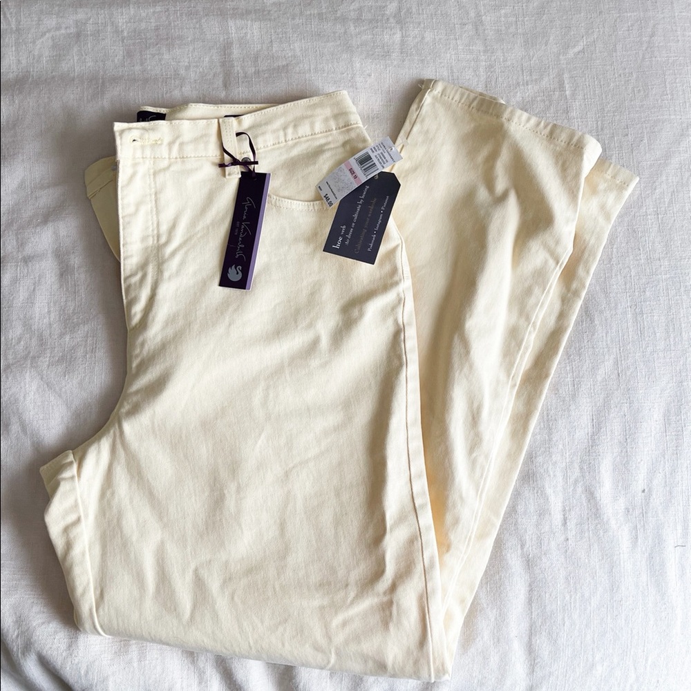 NWT Gloria Vanderbilt Amanda Classic jeans khaki